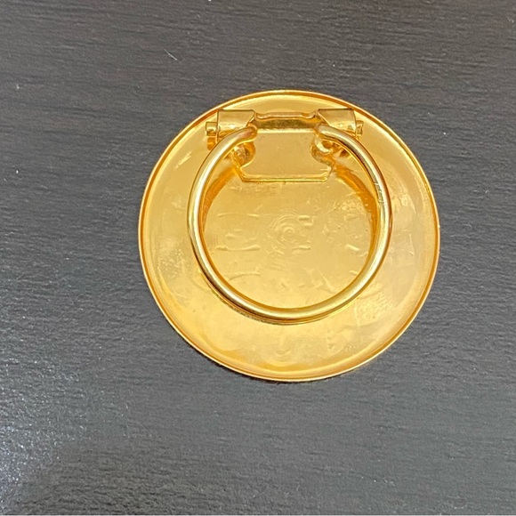 Vintage Gold-tone Etched Celtic Knot Round Scarf Clip - Picture 7 of 10